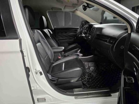 Mitsubishi Outlander – Image 2