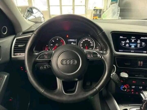 Audi Q5 2.0 – Image 4