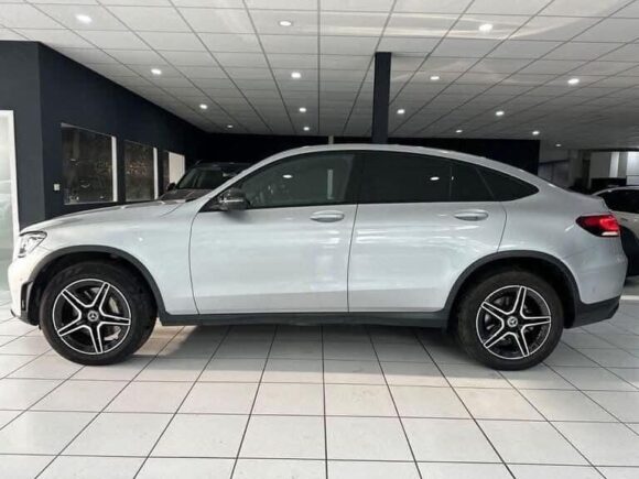 Mercedes-Benz GLC 300 e AMG Line – Image 6