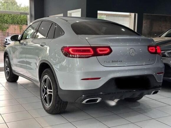 Mercedes-Benz GLC 300 e AMG Line – Image 7