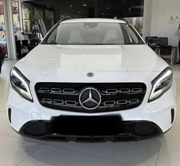 Mercedes-Benz GLA 200 AMG Line