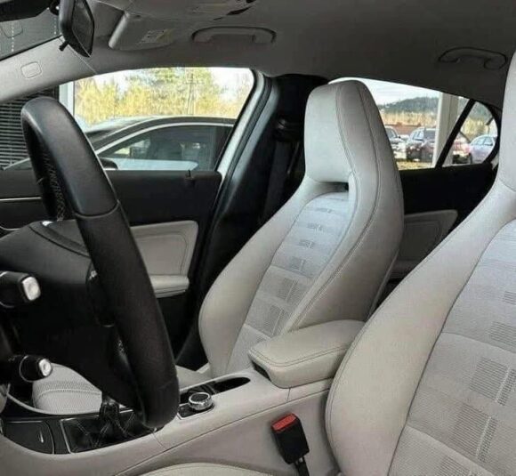 Mercedes-Benz GLA 200 AMG Line – Image 3