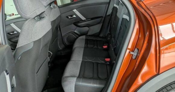 Citroën C4 1.2 PureTech Shine EAT8 (2022) – Image 4