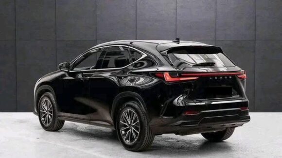 NX 450h+ Executive Edition – 2022 – Image 2