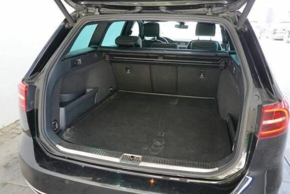 Volkswagen Passat Variant Highline R-Line – Image 3