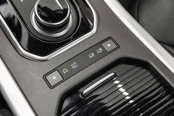 Land Rover Range Rover Evoque 2.0 TD4 SE Auto Dyn – Image 4