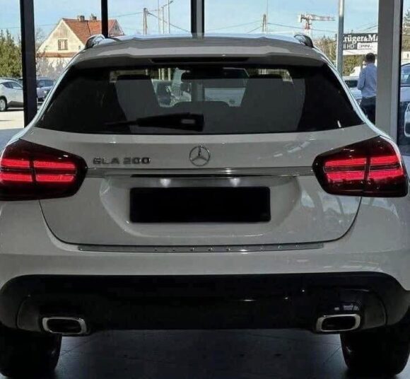 Mercedes-Benz GLA 200 AMG Line – Image 6