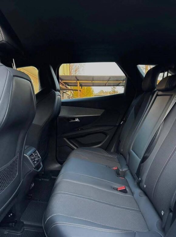 Peugeot 3008 1.2 PureTech GT S&S EAT8 (2024) – Image 7
