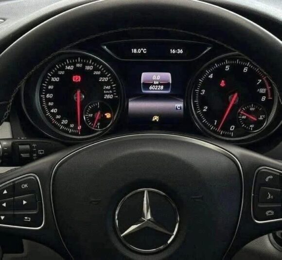 Mercedes-Benz GLA 200 AMG Line – Image 10
