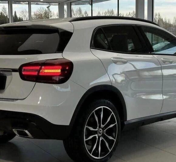 Mercedes-Benz GLA 200 AMG Line – Image 12