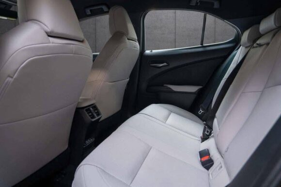 Lexus UX 300e FWD Luxe – 2023 – Image 6
