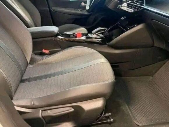 Peugeot e-2008 Allure – 2021 – Image 7