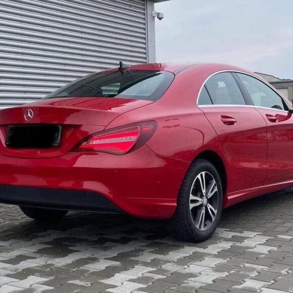 Mercedes CLA 180 D – Image 10