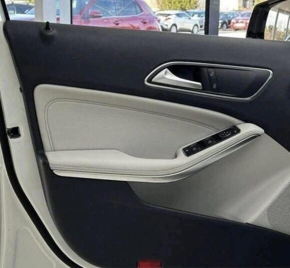 Mercedes-Benz GLA 200 AMG Line – Image 15
