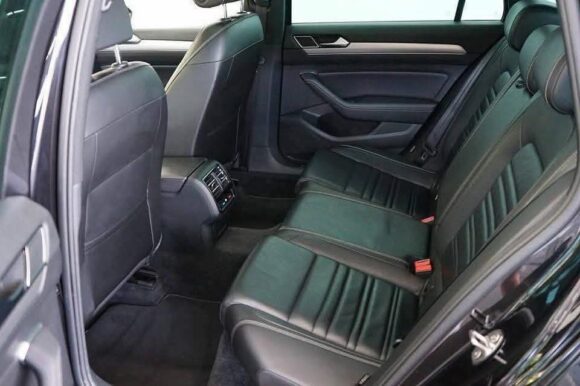 Volkswagen Passat Variant Highline R-Line – Image 11