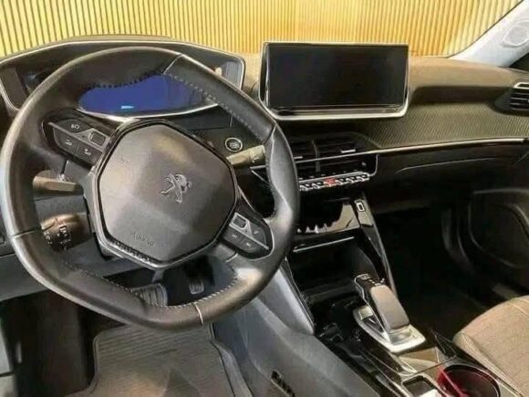 Peugeot e-2008 Allure – 2021 – Image 8