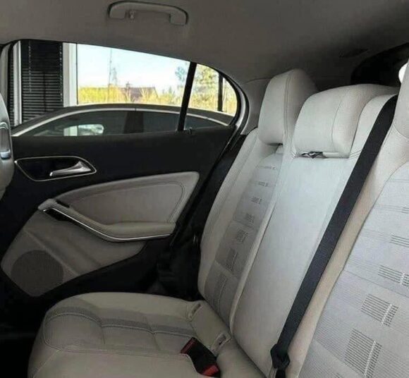 Mercedes-Benz GLA 200 AMG Line – Image 17