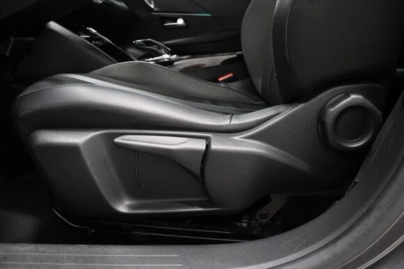 Peugeot 208 Allure 1.2 PureTech – 2022 – Image 3