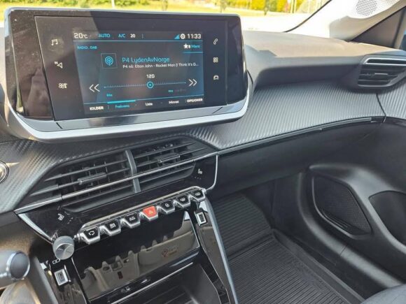 Peugeot 208 Allure 1,2 Puretech – Image 11